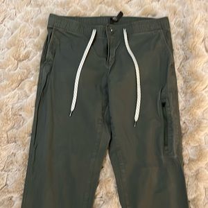 Vuori Ripstop Pants (M) in green